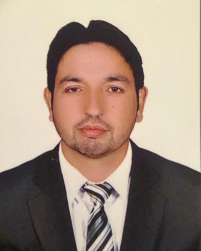 Portrait of Rustom Niaz, Managing Director / General Manager